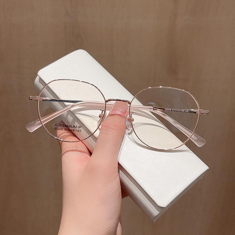 Простая металлическая художественная ретро-многоугольная оправа для очков с круглым лицом может быть оснащена оправой для очков определенной степени.