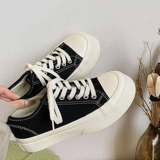 Универсальны весной и летом: милые туфли на высокой подошве с толстой подошвой, парусиновая обувь, женская корейская версия, студенческие маленькие белые туфли, модные туфли для досок.