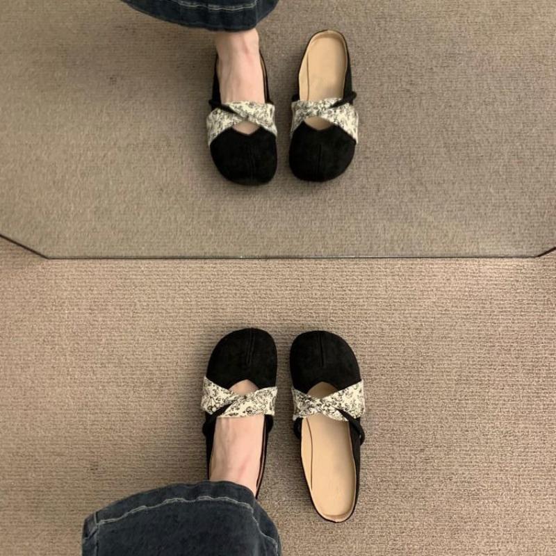 Модные женские полушлепанцы 2025 Лето Новые Уличные Нескользящие Модные Крутые Шлепанцы Легкие Удобные Мягкая Подошва Плоская Повседневная Обувь