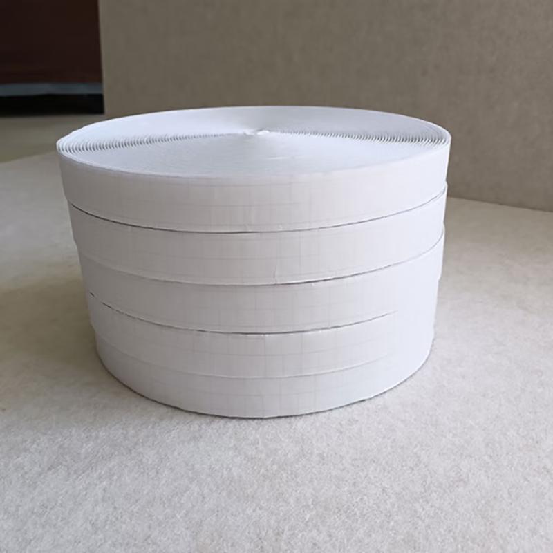 Самоклеящаяся лента-липучка с крючками