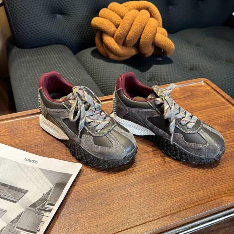 Универсальные немецкие кроссовки на толстой подошве в стиле ретро для женщин, весна 2025, новые нишевые кроссовки из мягкой кожи на плоской подошве Forrest Gump, спортивная обувь для папы