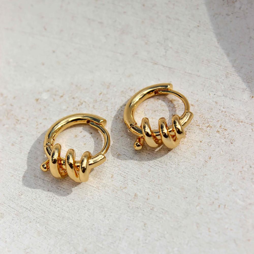 Punk Rock Metal Twisted Spiral Mini Hoop Earrings Stainless Steel Small Circle Round Huggie Ear Buckle Fashion 2026 New Jewelry