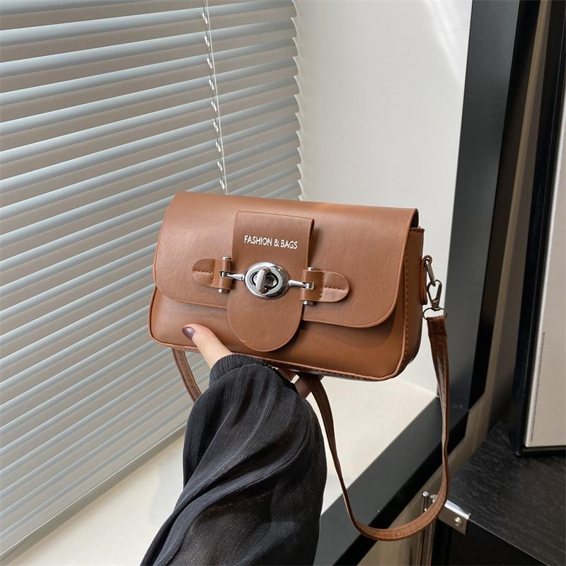 Сумка женская 2024 новая летняя повседневная сумка через плечо с косым ремешком персонализированная трендовая нишевая ретро модная женская маленькая квадратная сумка