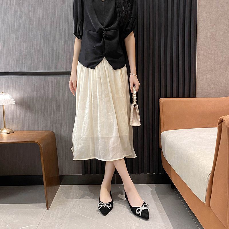 2025 новая осенняя французская обувь-лодочки с острым носком, женская универсальная обувь с мелким вырезом, темпераментный ароматный стиль, бантик, стразы, балетки