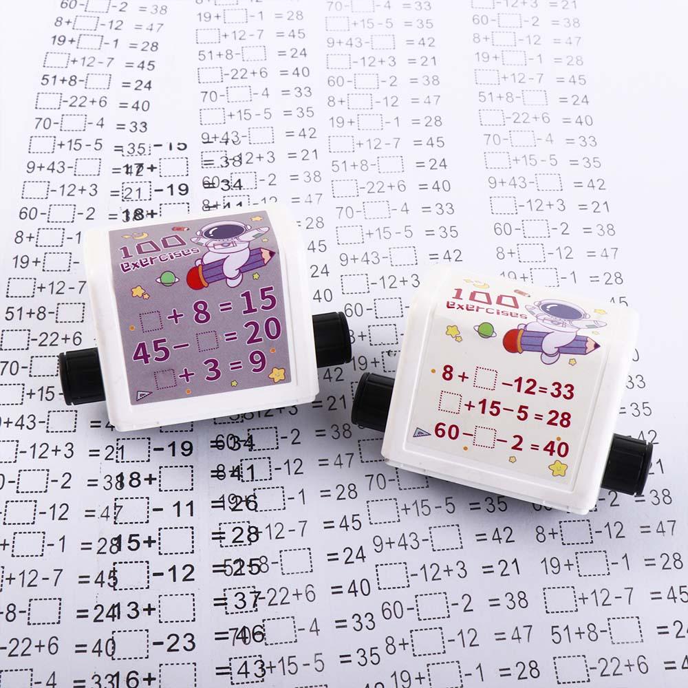 Задающий вопросы, арифметический прокатный штамп, математический пустой свиток для заполнения, инструмент для математических вычислений