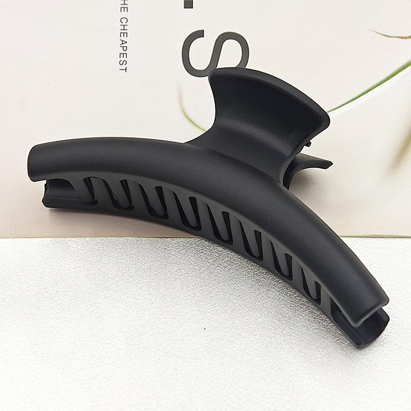 Curved Metal Shark Clip Woman Geometry Metal Hollow Hair Claw Solid Color Ponytail Hairpin Light Luxury Hair Accessories