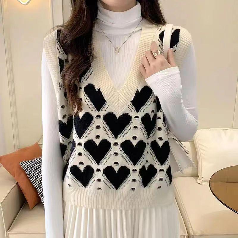 Heart Autumn Winter Women's Knit Vest: Trendy College Style Sweater for 2025