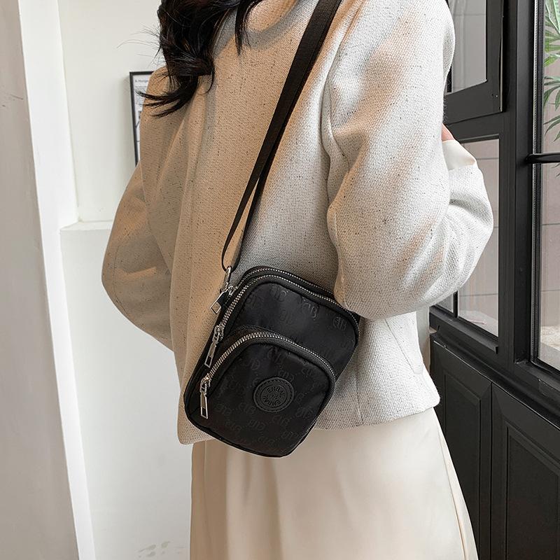 Сумка для мобильного телефона женская 2025 новая маленькая сумка-сателлит женская повседневная сумка через плечо повседневная универсальная сумка-мессенджер женская мини-маленькая сумка