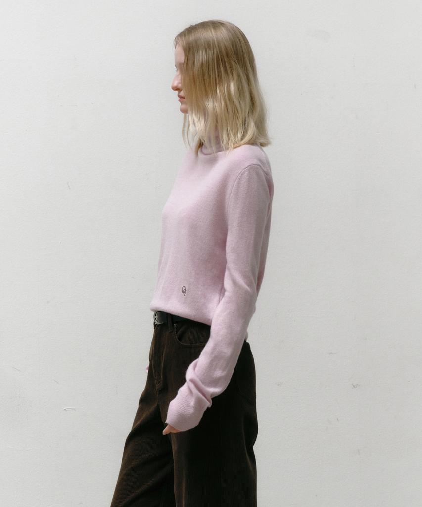 OSTKAKA Essential Cashmere Wool Turtleneck Pullover Lavender