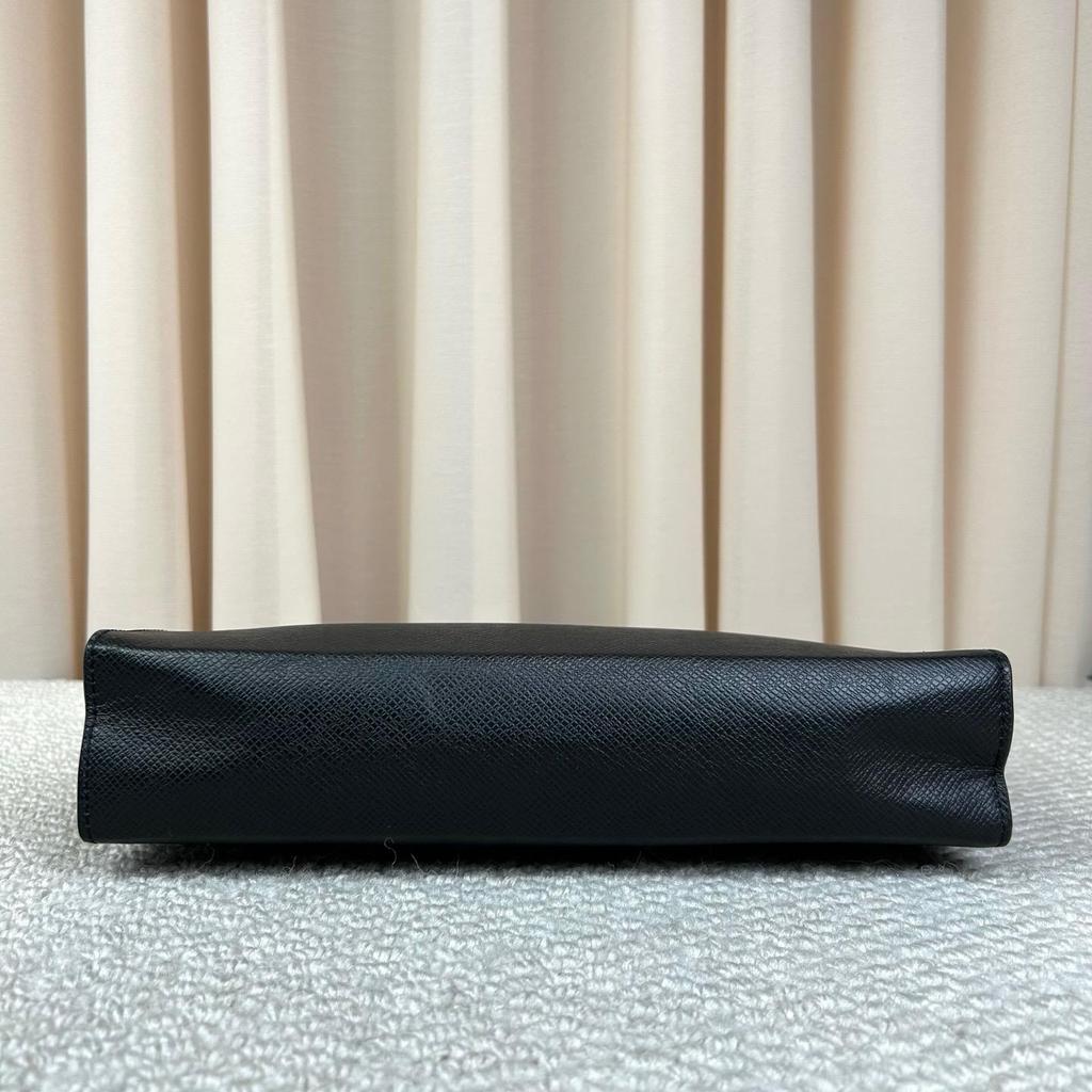 [Pre-Owned] Pochette Voyage Multifunctional Handbag - Very Good #1OYP7VR