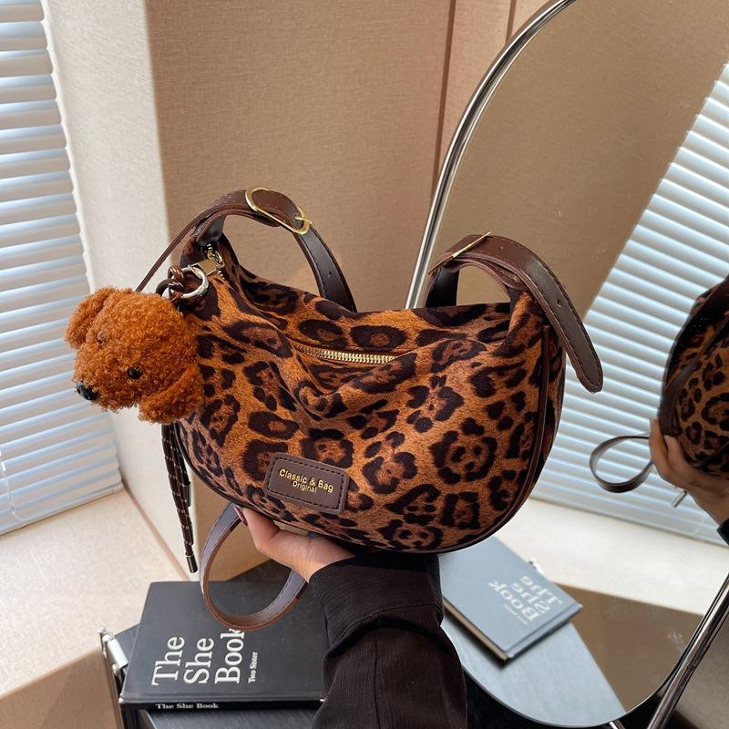 Модная сумка-пельмень с леопардовым принтом, женская новая трендовая универсальная сумка через плечо, высококачественная сумка-мессенджер для通勤