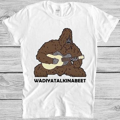 Дерзкий Сасквоч Гитара Бигфут Лез Шоу Шутка Смешной Подарок Футболка T Shirt M1196