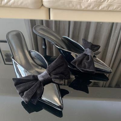 Черные туфли-лодочки с бантом на каблуке для женщин, кожаные сандалии, элегантные женские туфли на среднем каблуке, женские туфли-лодочки с заостренным носком, туфли-шпильки