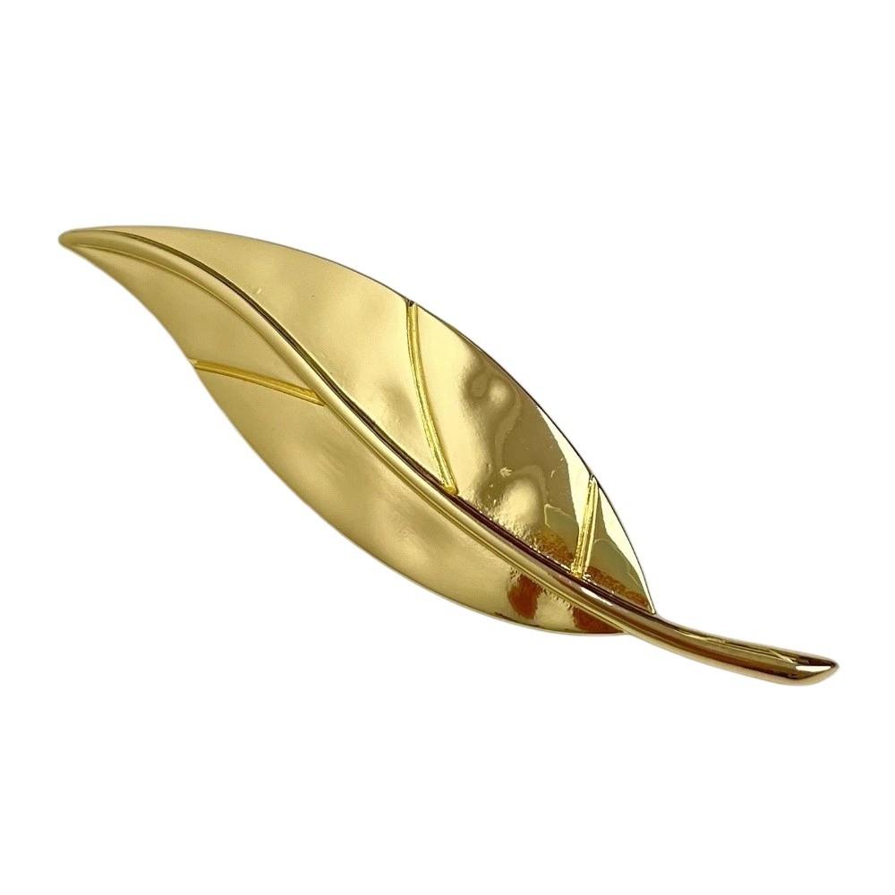 Exquisite Corsage Ornament Maple Leaf Brooch Vintage French Style Long Leaf Pin Gold Chest Flower Metal Glossy Brooch Gift