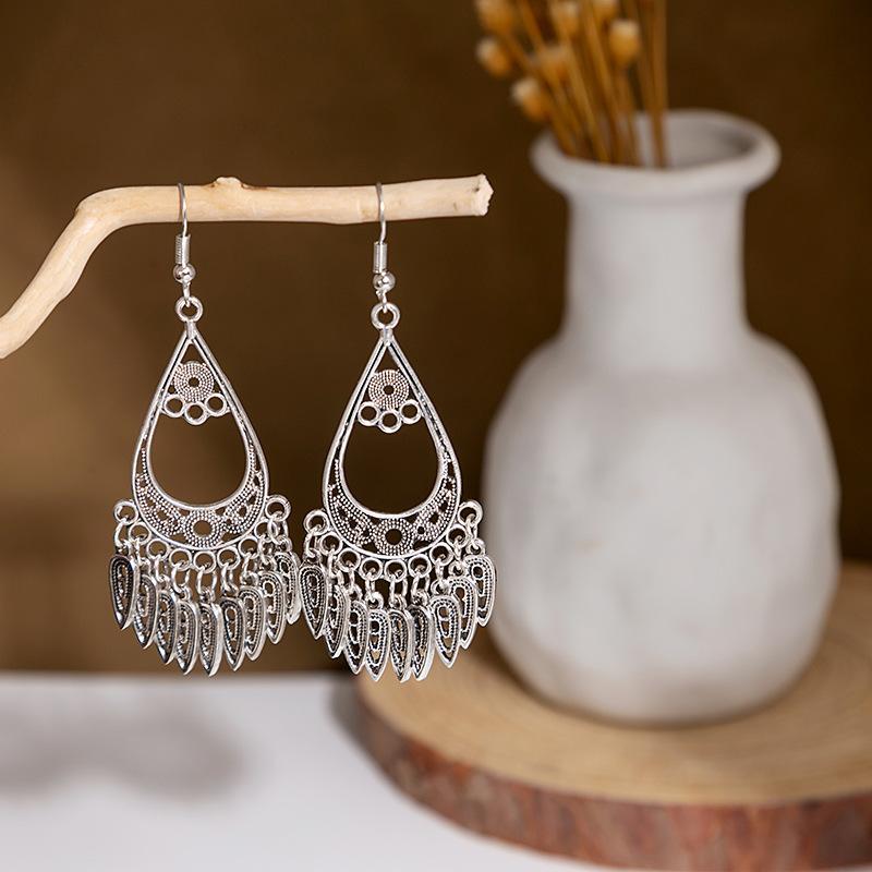 BLINGBAY Women's Earrings, Ethnic Style Drop-shaped Long Metal Tassel Earrings, Simple And High-end Accessories, Retro Colorful Feather Jewelry