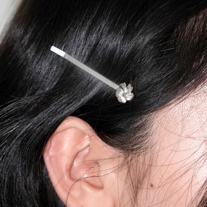 ANOTHER CELL marygold hairpin