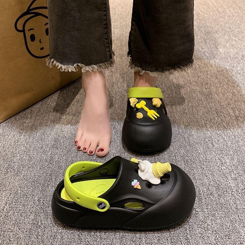 Модные нескользящие толстоподошвенные туфли с отверстиями женские 2025 лето новая одежда милый и крутой ветер пляж морское побережье женские крутые тапочки