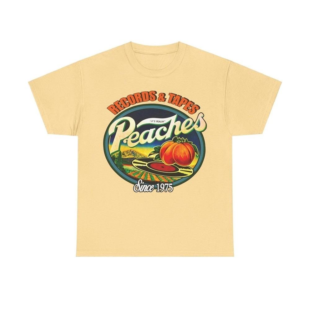 Футболка с логотипом магазина Peaches Records and Tapes в Лос-Анджелесе