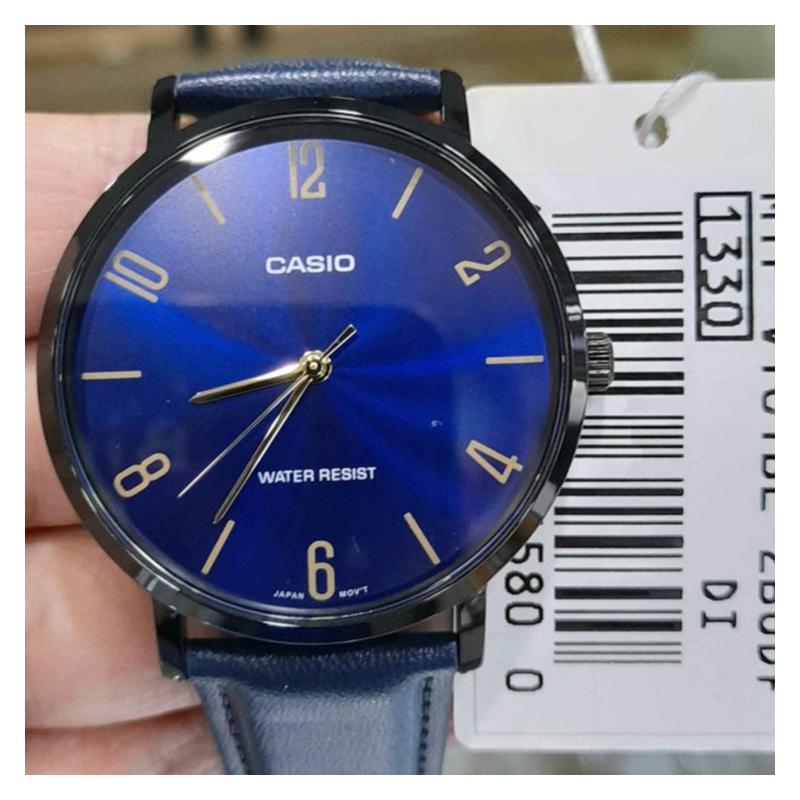 Casio Серия CASIOSTANDARD Классическая Простая Изысканная Модная Водонепроницаемая Кварцевый Механизм Кожаный Ремешок из Нержавеющей Стали Японский и Корейский MTP-VT01BL-2B