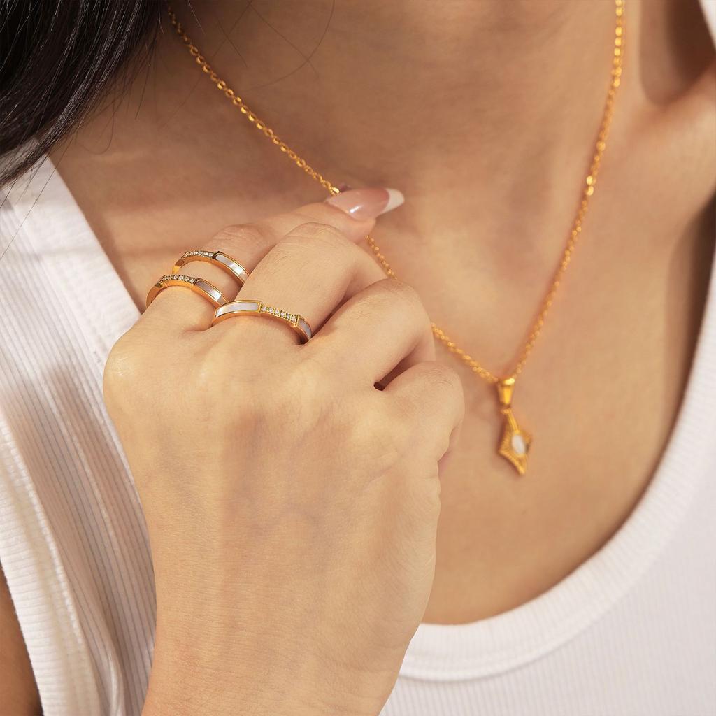 Tetragonal Opal Pendant Titanium Steel Clavicle Chain Seashells Ring Necklace Ring Niche Set