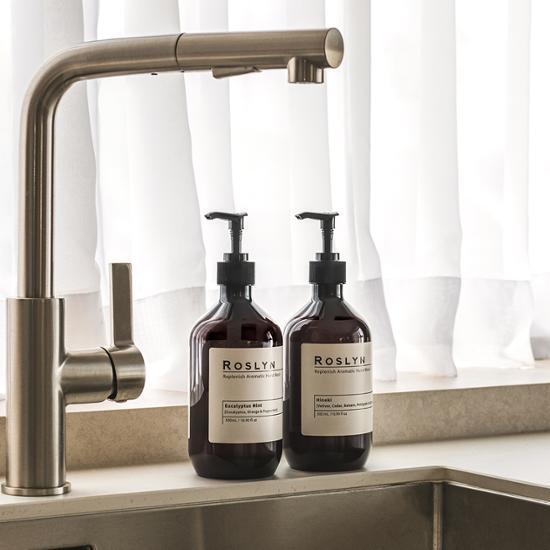 Выберите 1 из 4 ароматизированных средств для мытья рук Roslyn