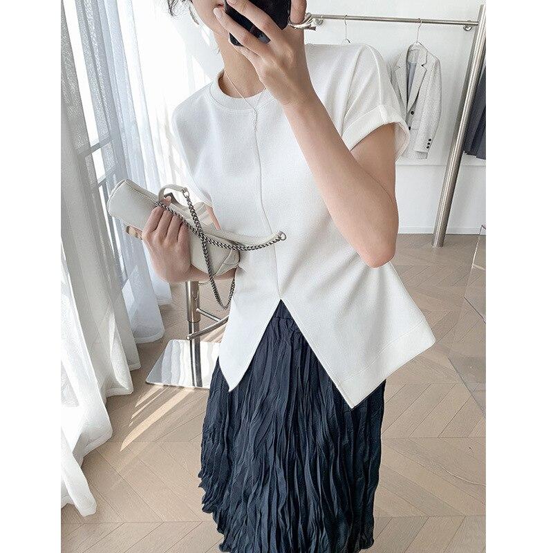 2022 Summer Solid Simple Elegant Ladies Tops Fashion Harajuku Dovetail Split Design Short Sleeve Tshirts Women O-neck Folds Slim