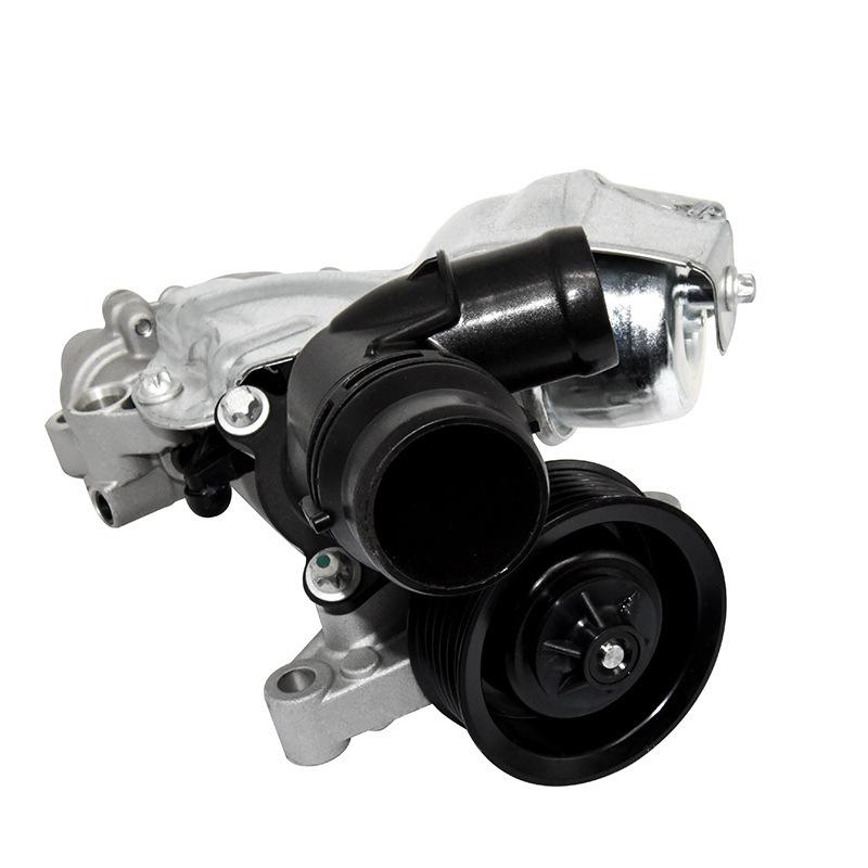 Водяной насос двигателя Mercedes-Benz M274 (Номера деталей: 2742000701, 2742001407)