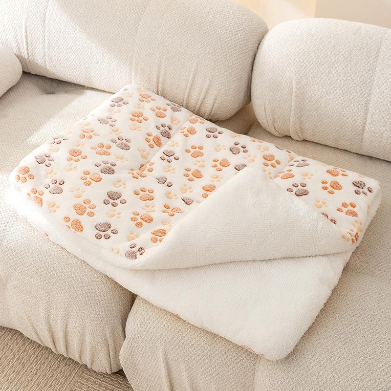 Cartoon Bear Flannel Cat Pet Blanket Dog Mat Quilt Dog Household Pet Supplies Universal for All Seasons