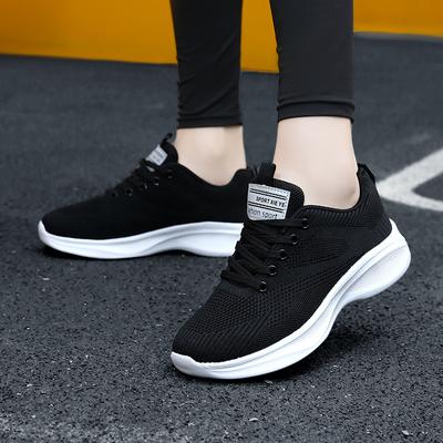 Весенние высокоэластичные и легкие кроссовки новая женская обувь для учеников средней школы легкая дышащая обувь из летучего трикотажа для отдыха сетка для отдыха