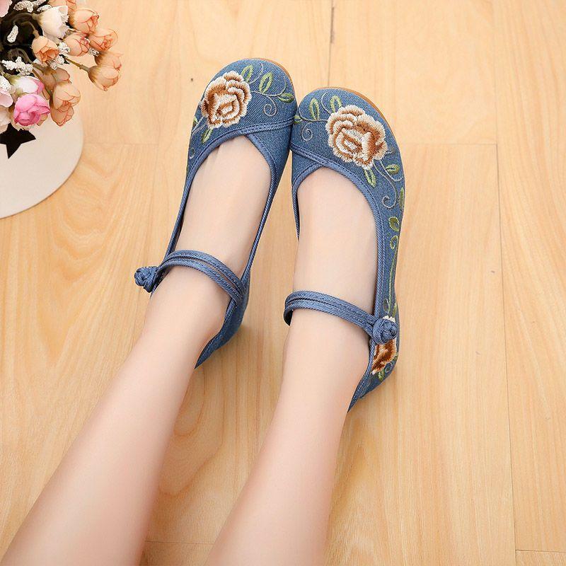 Ethnic Style Embroidered Shoes with Raised Fabric Shoes Inside Ventilation Anti Slip Cow Tendon Bottom Spring and Summer