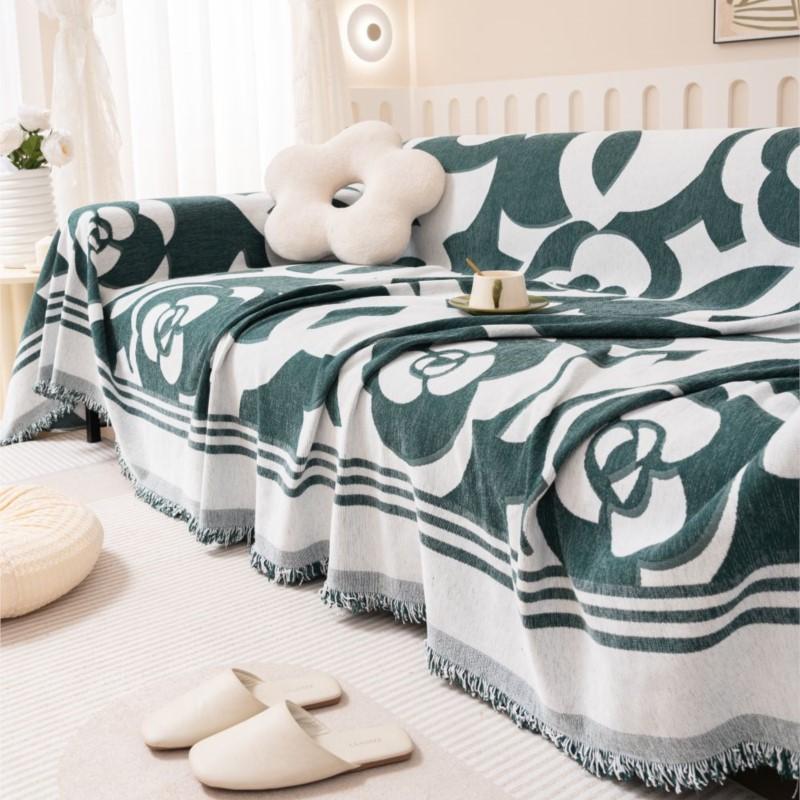 Modern Throw Camping Picnic Blanket MAT Camellia Sofa Cover Mat Throw Blanket Living Room Three Seats Sofa Position