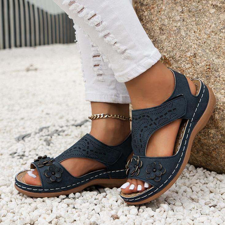 Flat Sandals Womens Oversized Retro 2023 New Flower Slope Heel Velcro Fashion Sandals Roman Sandals