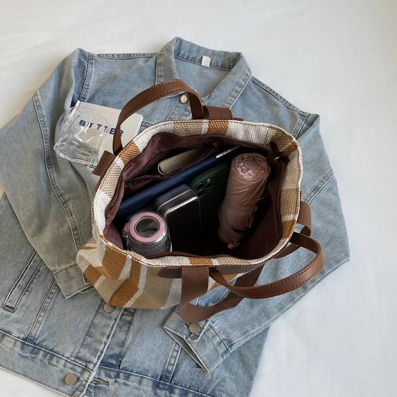 High-capacity Feminine Striped Canvas Bag New Pattern Fashionable Color Collision Travel Bag Versatile