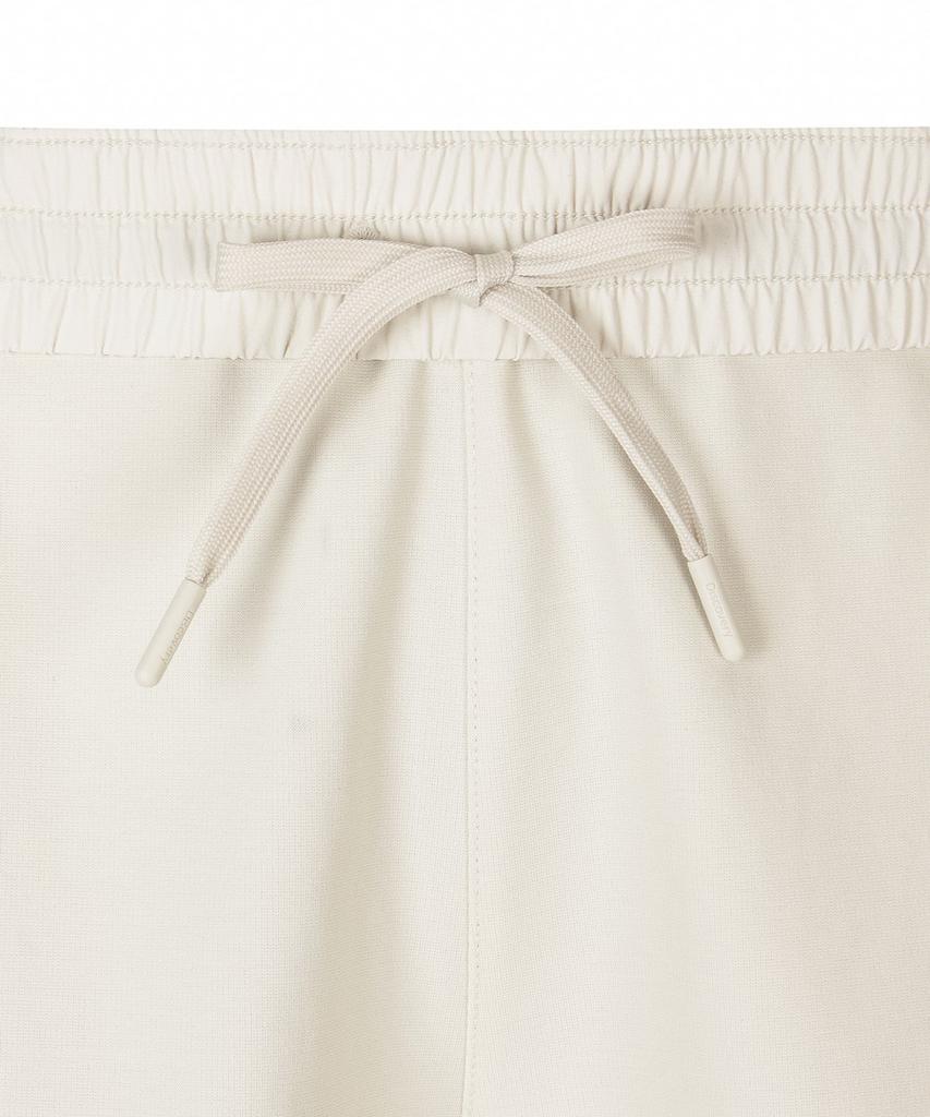 DISCOVERY EXPEDITION Women'S Freshvent Knit Training Shorts (Ivory)