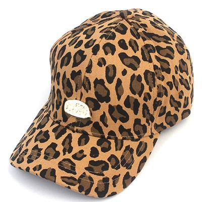 Универсальная химия Бейсболка Leopard Bubble Beige Бейсболка с леопардовым принтом