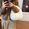 Плюшевая маленькая сумка женская 2025 новая высококлассная универсальная ручная сумка, пушистая сумка, студенческая сумка