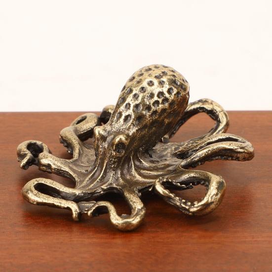 Латунная фигурка осьминога Металлическая резьба Статуэтка осьминога Скульптура морского животного Украшение Фэн-шуй Украшение для дома офиса рабочего стола