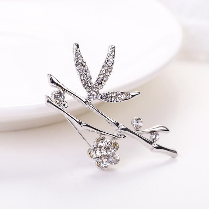 Brooch High-End Sense Niche High-End Women'S Silk Scarf Buckle Alloy Corsage Small Fragrant Wind Pearl Rhinestone High-End