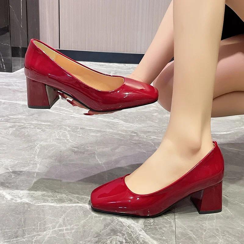 Мода 2024 года, новые летние туфли на высоком каблуке, однотонные женские туфли на толстом каблуке из мягкой кожи, профессиональная обувь