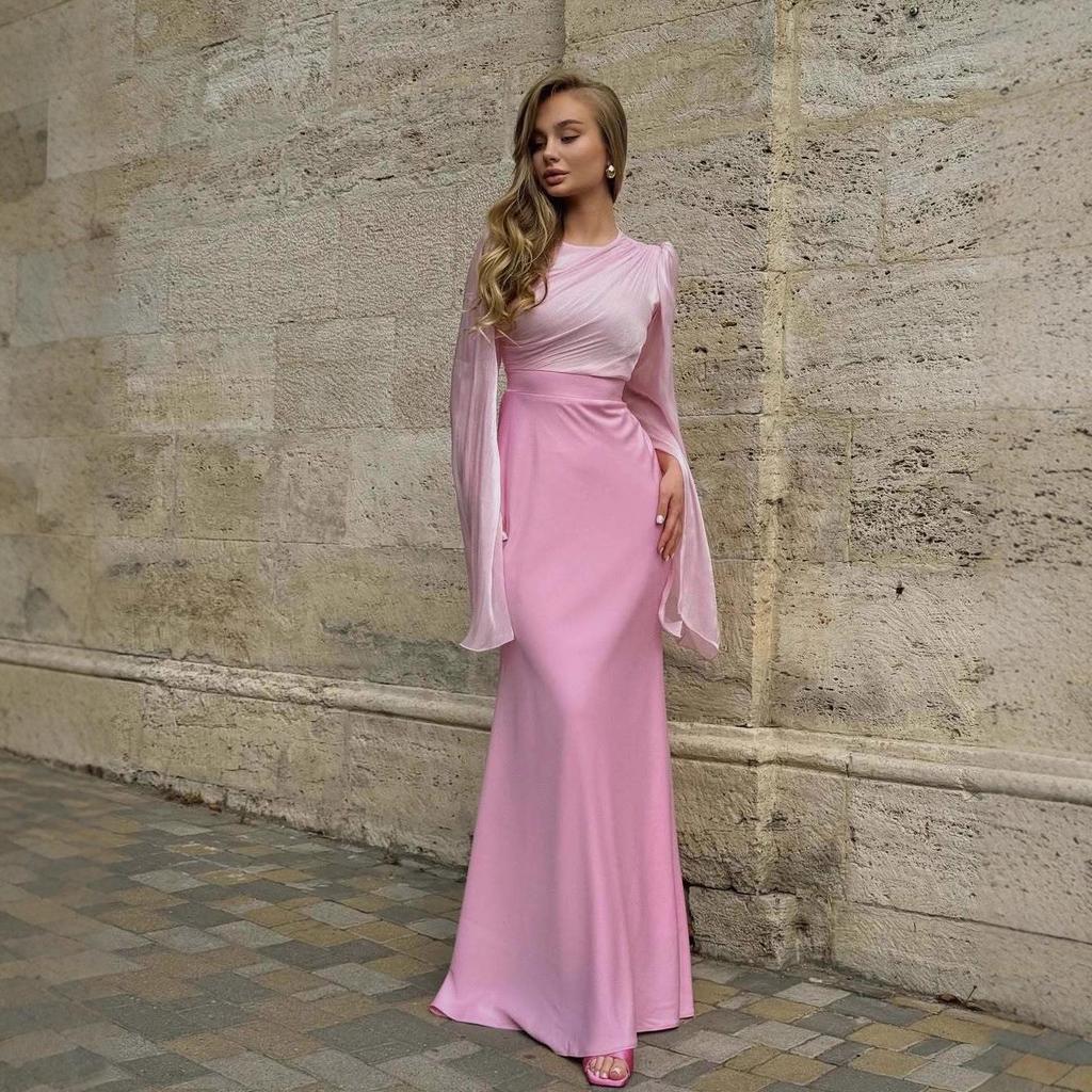 Элегантное атласное платье облегающего силуэта с разрезом - Длинный рукав, блестящее и облегающее бедра для осени/зимы