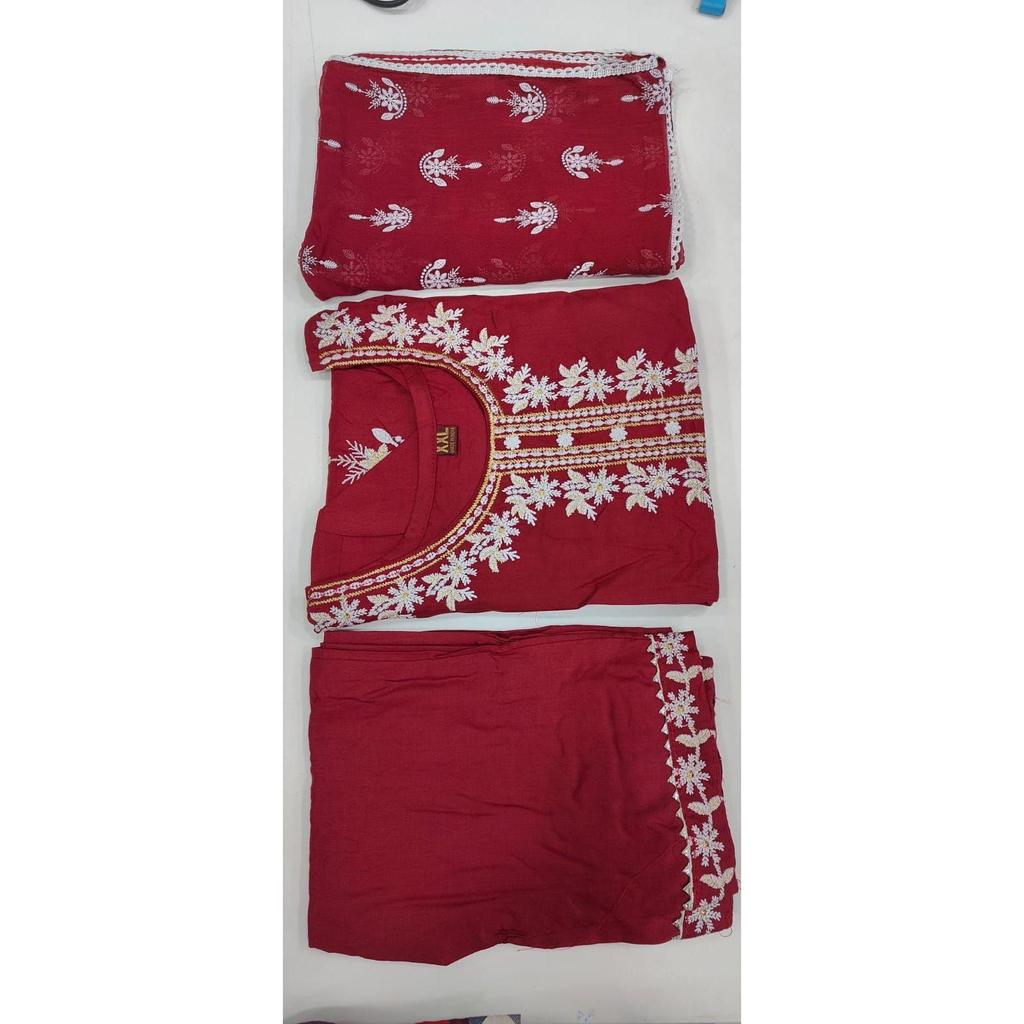 Красивая курта с плотной кружевной вышивкой на кокетке и брюками с дуппата*