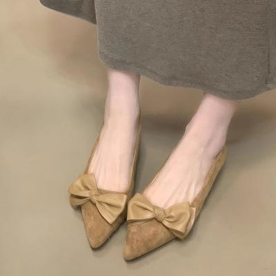 Заостренный носок замша низкий каблук темперамент легкий вырез туфли-лодочки женские 2025 осень новая универсальная обувь для работы на одном педале