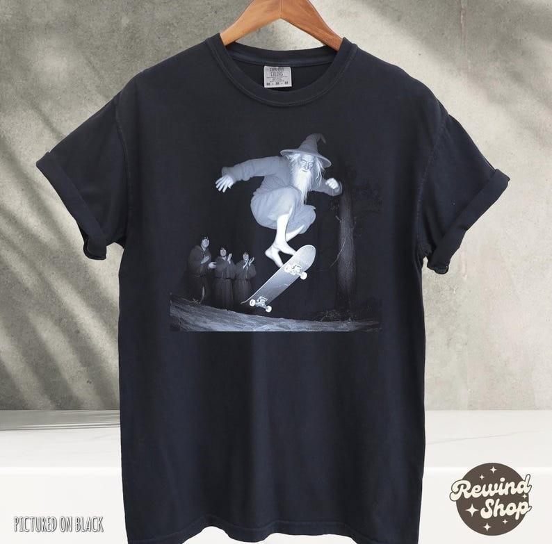 skateboarding wizard Funny Unisex TShirt S5XL Unisex T-Shirt