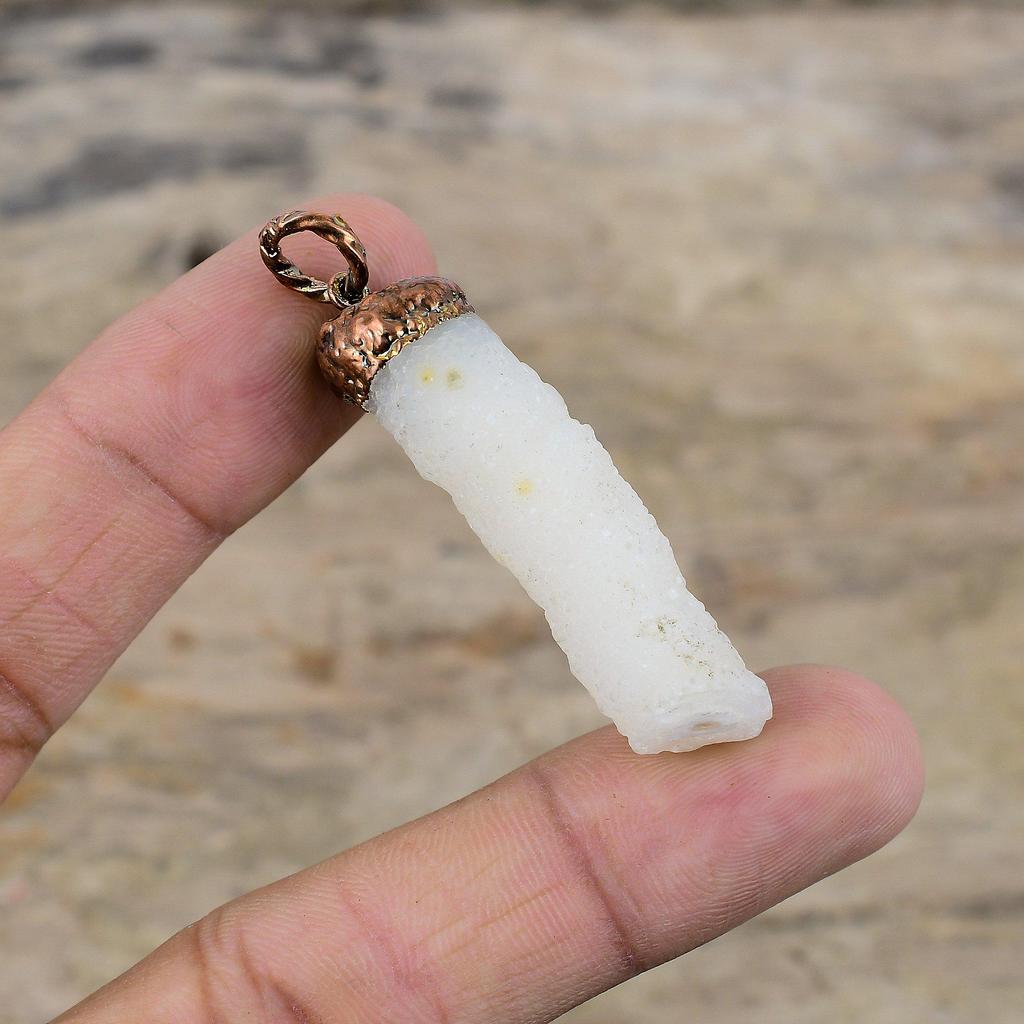 Радужный лунный камень Друзы Кулон Медный кулон гальванической формовки Кулон ручной работы Ювелирные изделия гальванической формовки Изящный кулон из драгоценного камня Подарок на годовщину