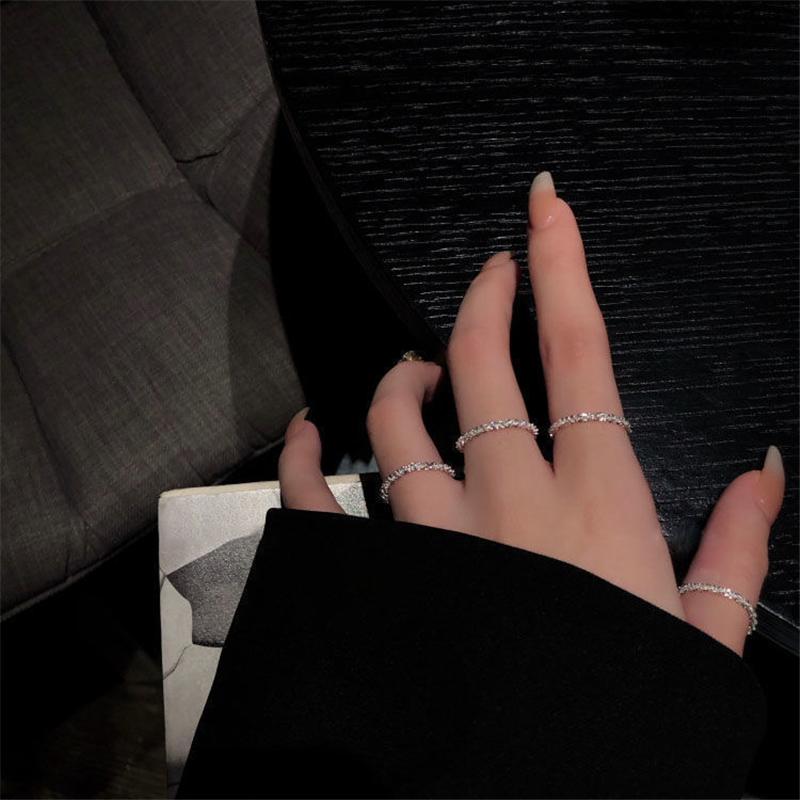 Серебряное сверкающее кольцо для женщин и девочек, корейское простое стильное блестящее декоративное компактное кольцо на указательный палец, ювелирные изделия