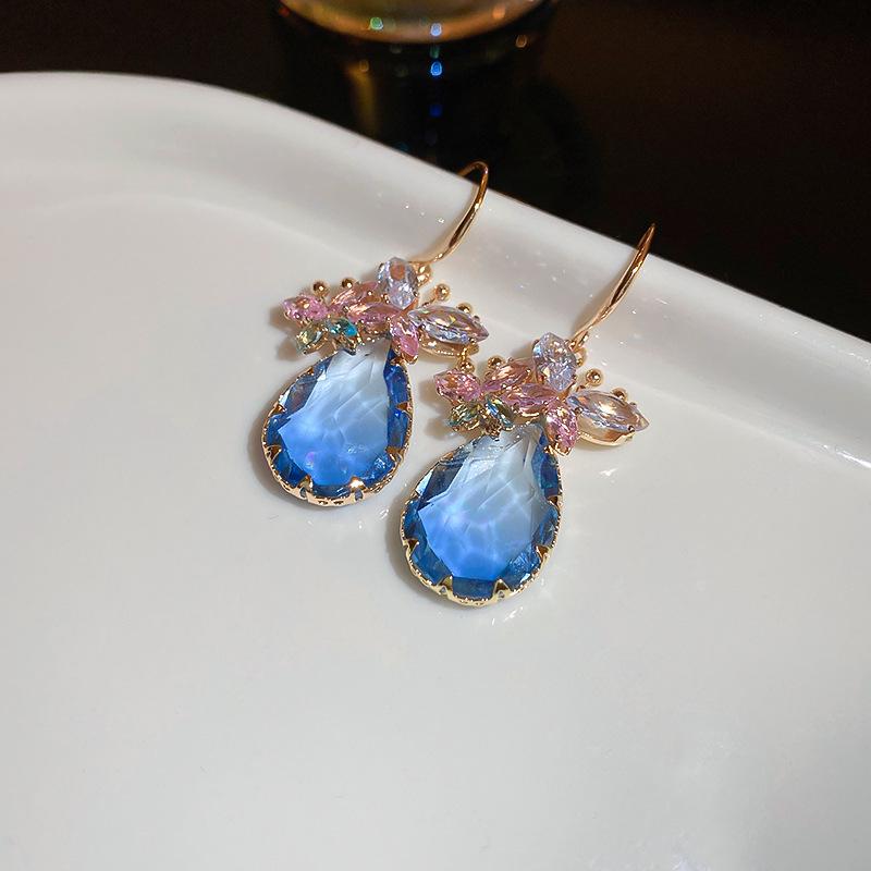 Изысканные серьги-кисточки из циркона: Блестящий, Универсальный, Минималистичный Дизайн с Привлекательностью Легкой Роскоши.