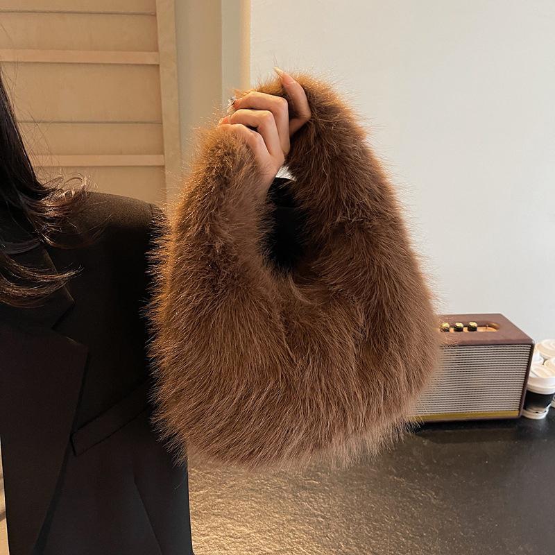 Autumn and Winter Plush Shoulder Handbag Crescent Bag Fashionable Armpit Bag Cute Ladies Wallet