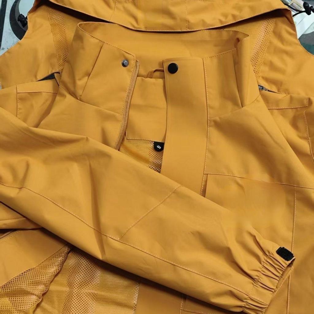 Men's Waterproof UV-Protection Spring/Autumn Windbreaker, 100% Polyester – Essential for Tibet