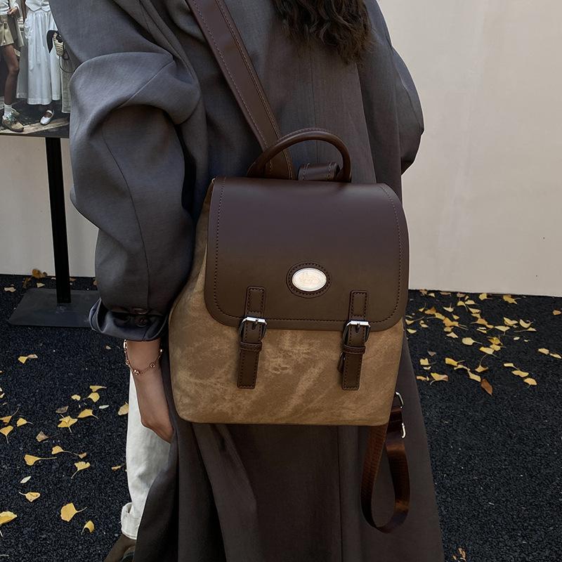 Premium sense retro women's backpack 2025 new commuting versatile super fire backpack going out travel small schoolbag