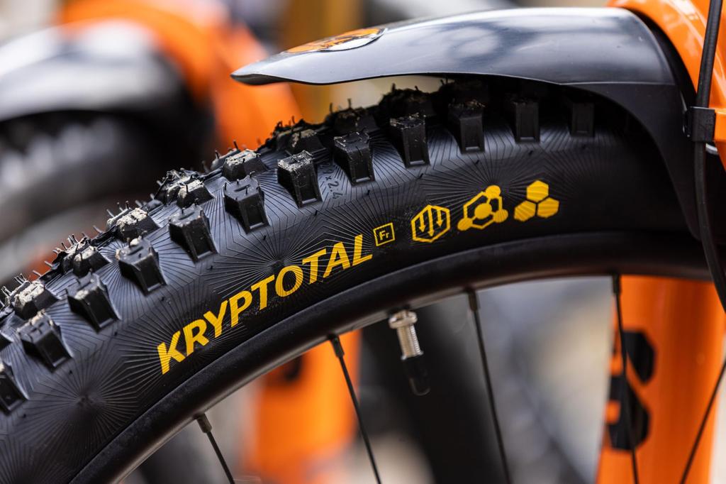 Покрышка для MTB Continental DH SuperSoft FB Kryptotal-F 27.5x2.40